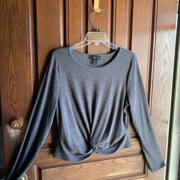 Forever 21 Tops - NWOT Forever 21 gray ribbed twist knot top